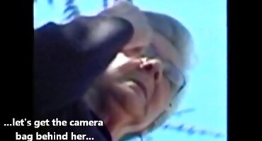 sex quay lén wc Hooligan fucks sex yuri với một đồng phạm trong Nhà của người khác.